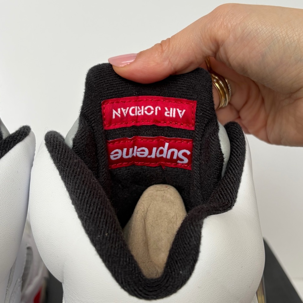 Supreme x Air Jordan Retro 5 White/Black Varsity NIB/NWT - Picture 5 of 14